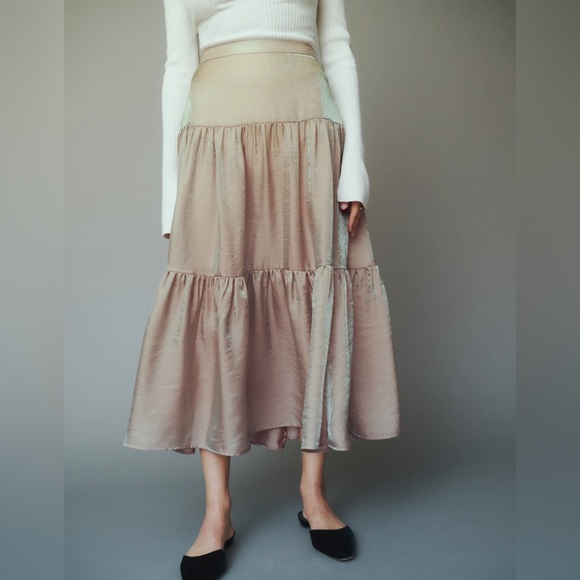 Reformation Dresses & Skirts - REFORMATION Adriana Midi Skirt NWT SIZE 8 CHAMPAGNE